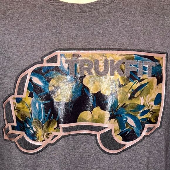 Truk Fit Logo T Shirt Size Medium - Picture 2 of 3